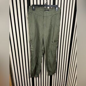 Express Women’s Green Cargo Pants, Sz M